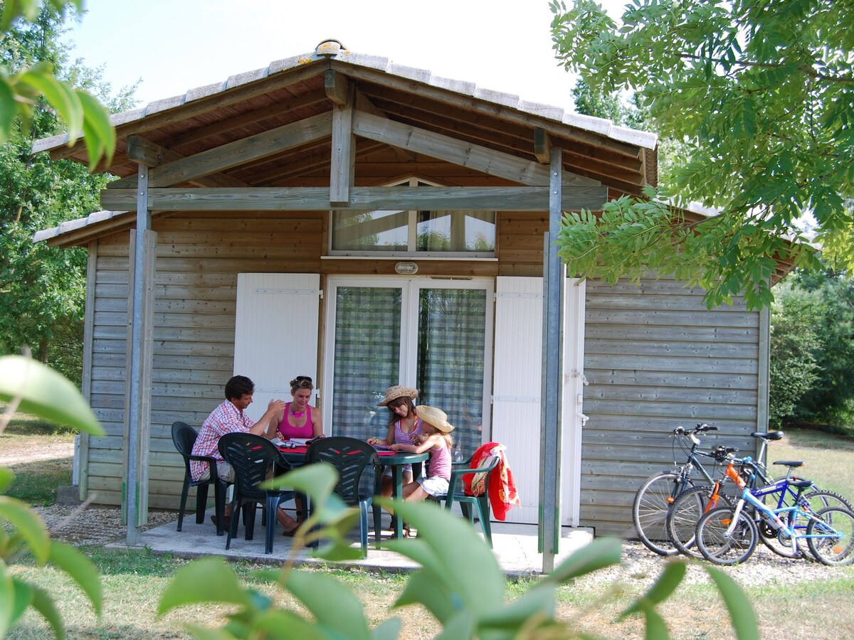 Chalet on the banks of the Lot