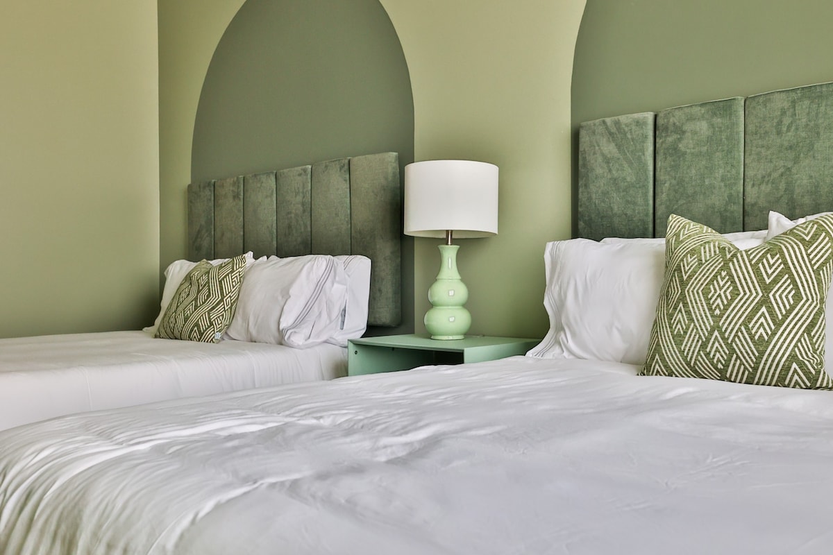 Urban Collective Boutique Hotel - Shades of Green