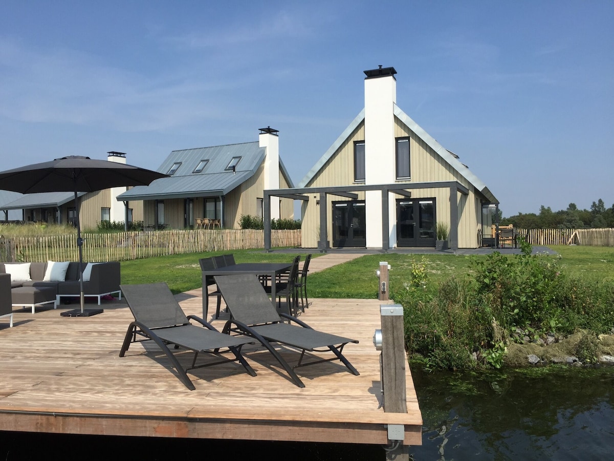 Wellness lodge with a sunshower