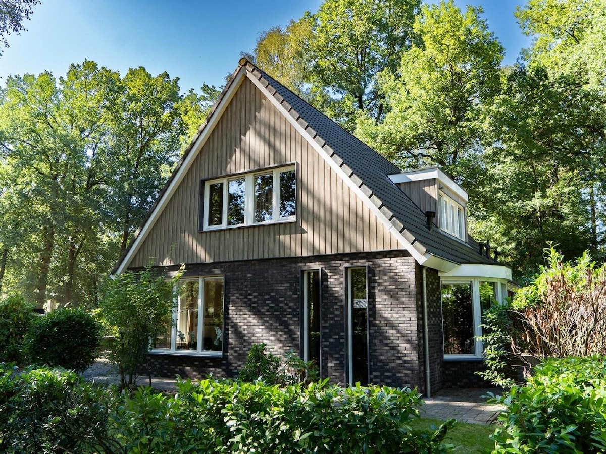 Comfortable home with a sauna, located in nature