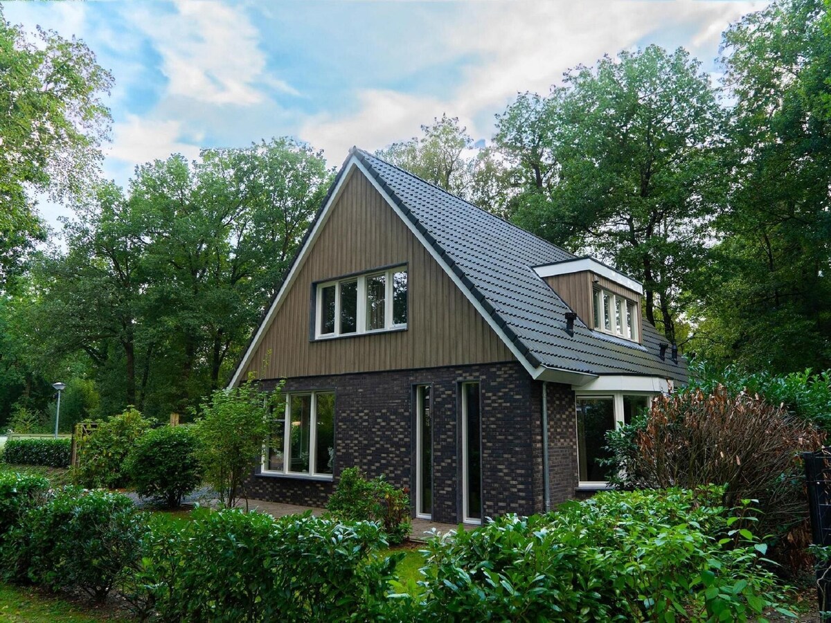 Comfortable home with a sauna, located in nature