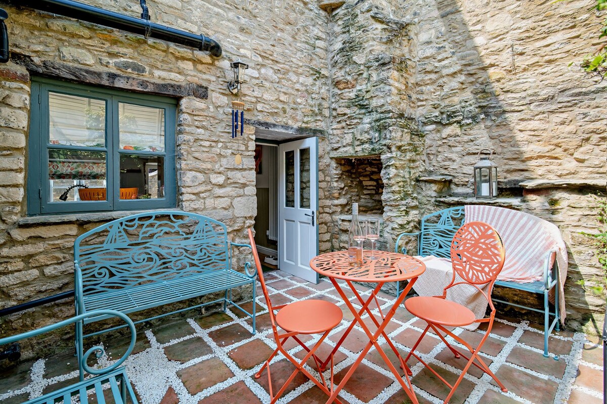 Charming townhouse in the Cotswolds -The Old House