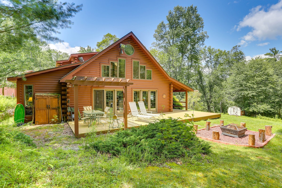 Milanville Cabin w/ Fire Pit, 1 Mi to River!