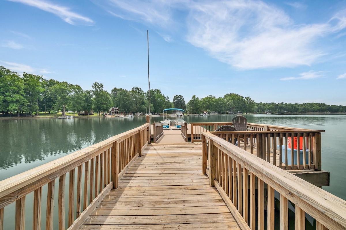 Luxury on High Rock Lake: Great for Groups!
