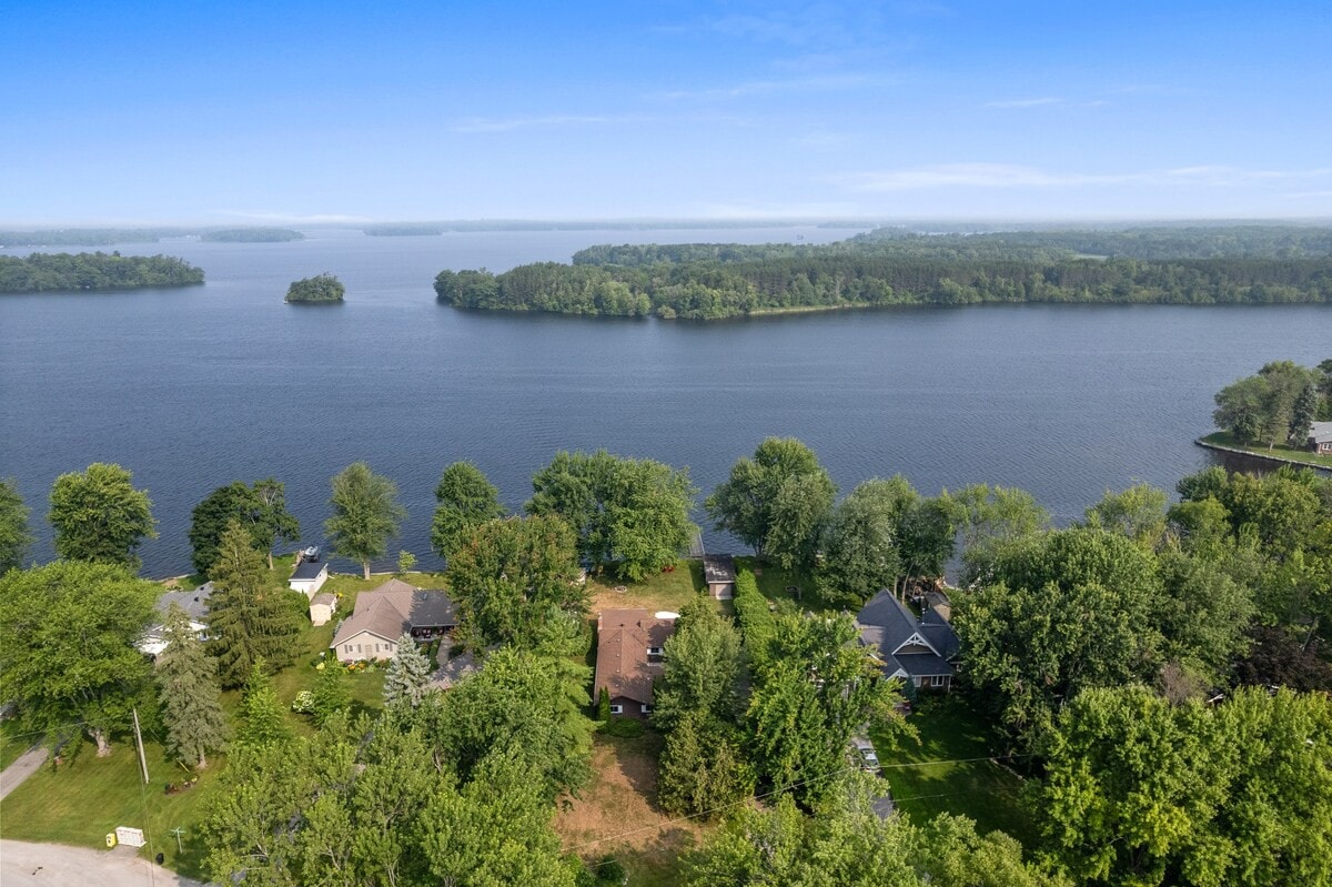 Lakefront Cottage w/ Dock, Fire Pit, Kayak & More