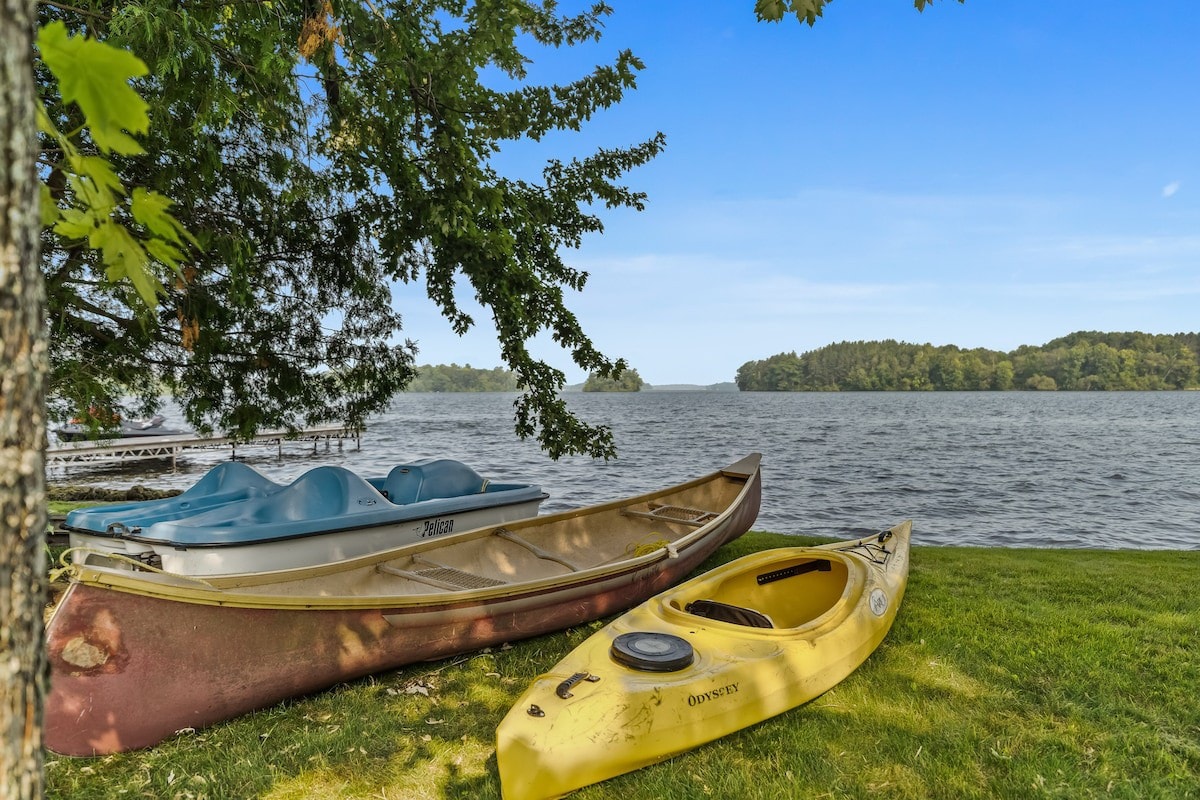 Lakefront Cottage w/ Dock, Fire Pit, Kayak & More