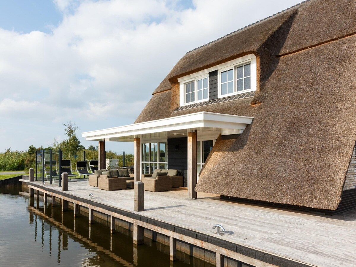 Beautiful villa with sauna and view