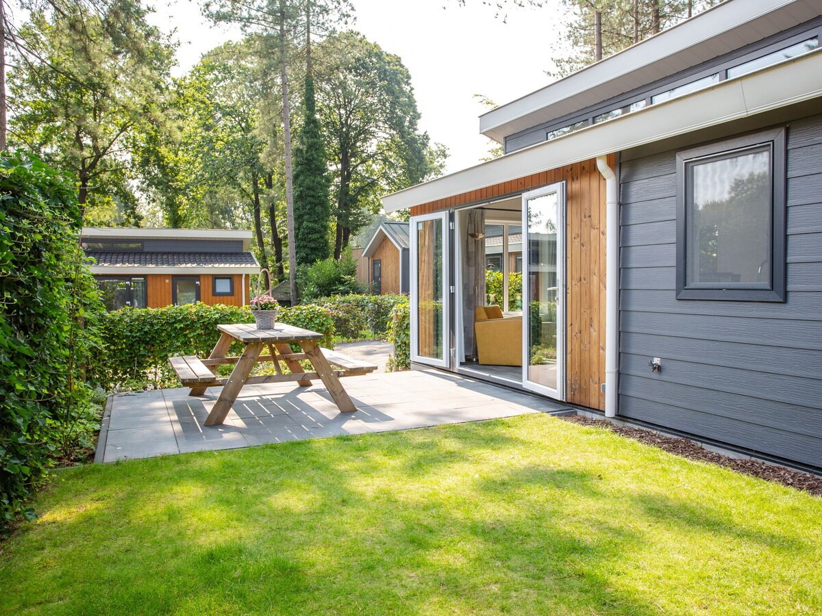 Modern house with roof in Rhenen