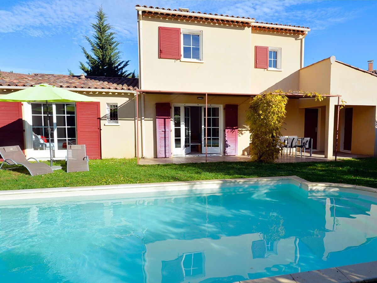 Provencal villa on the Lubéron surroundings