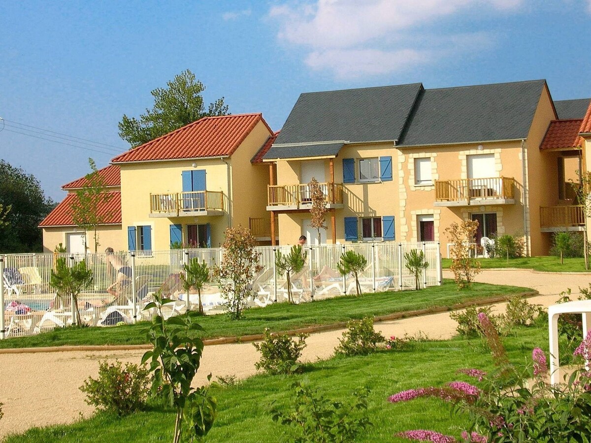 Colorful home in a castle-rich setting in Périgord