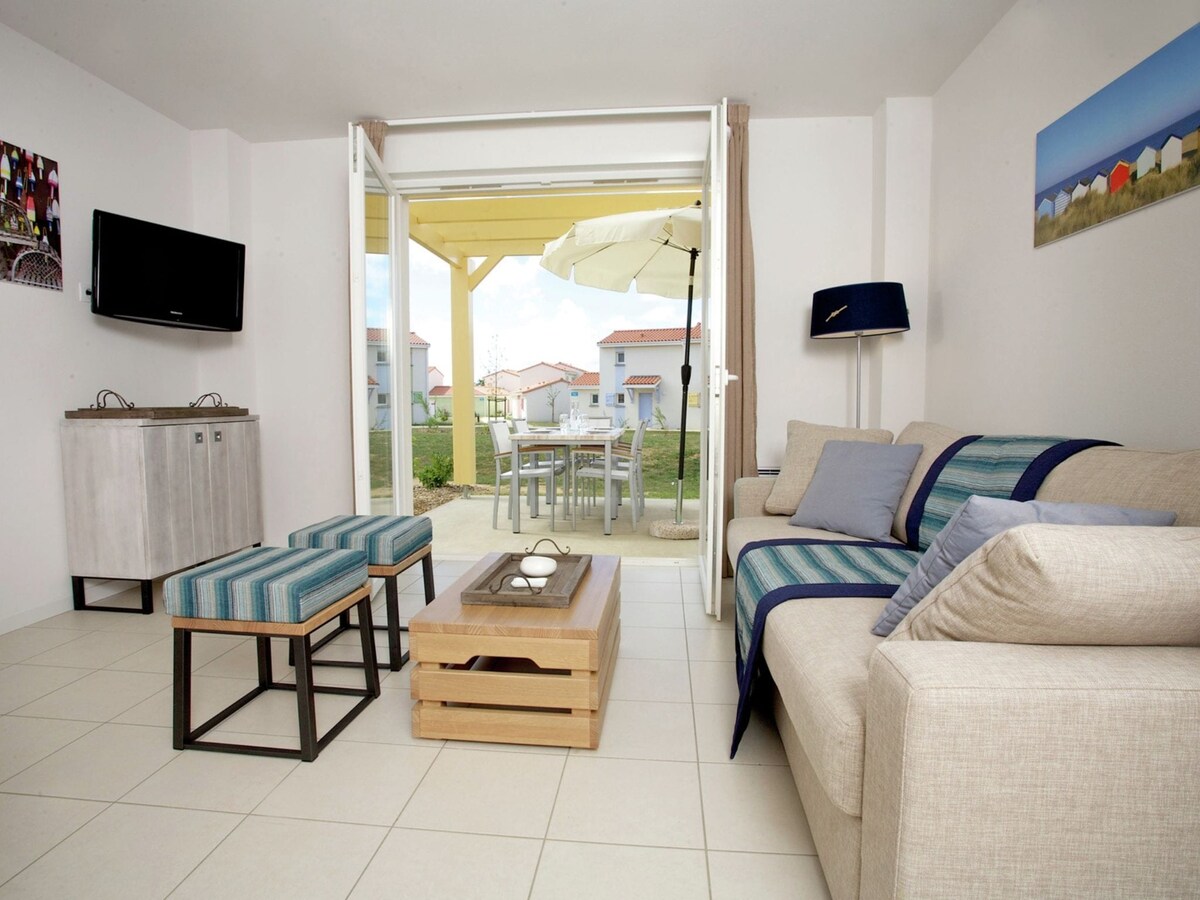 Well-kept apartment 7 km. from the beach