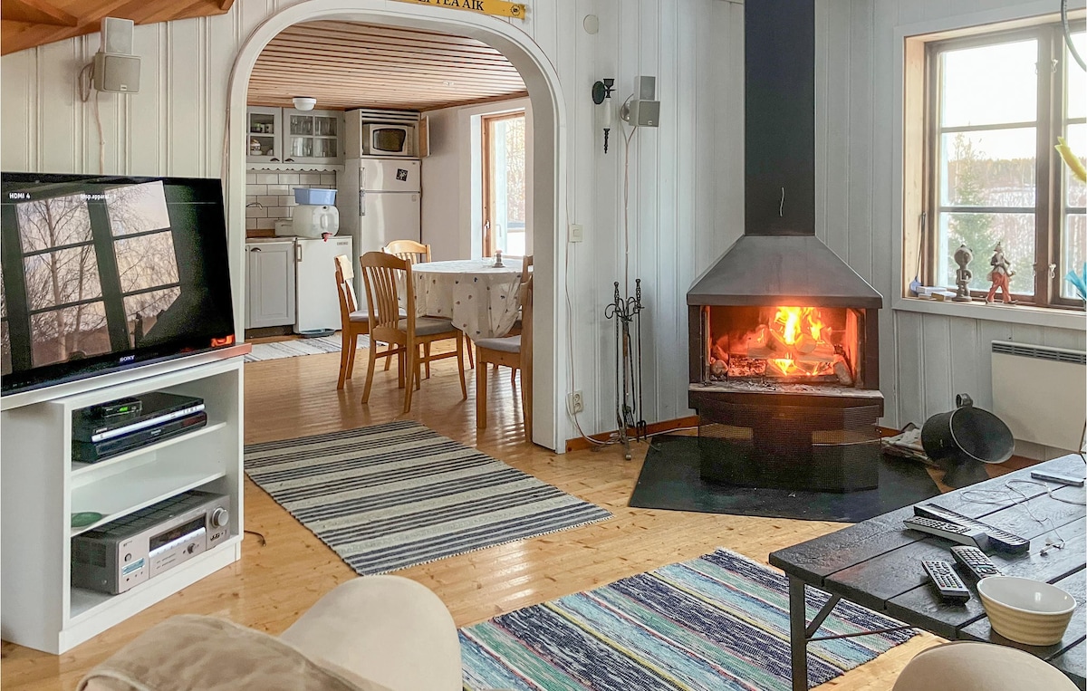 Nice home in Skellefteå with WiFi and 3 Bedrooms