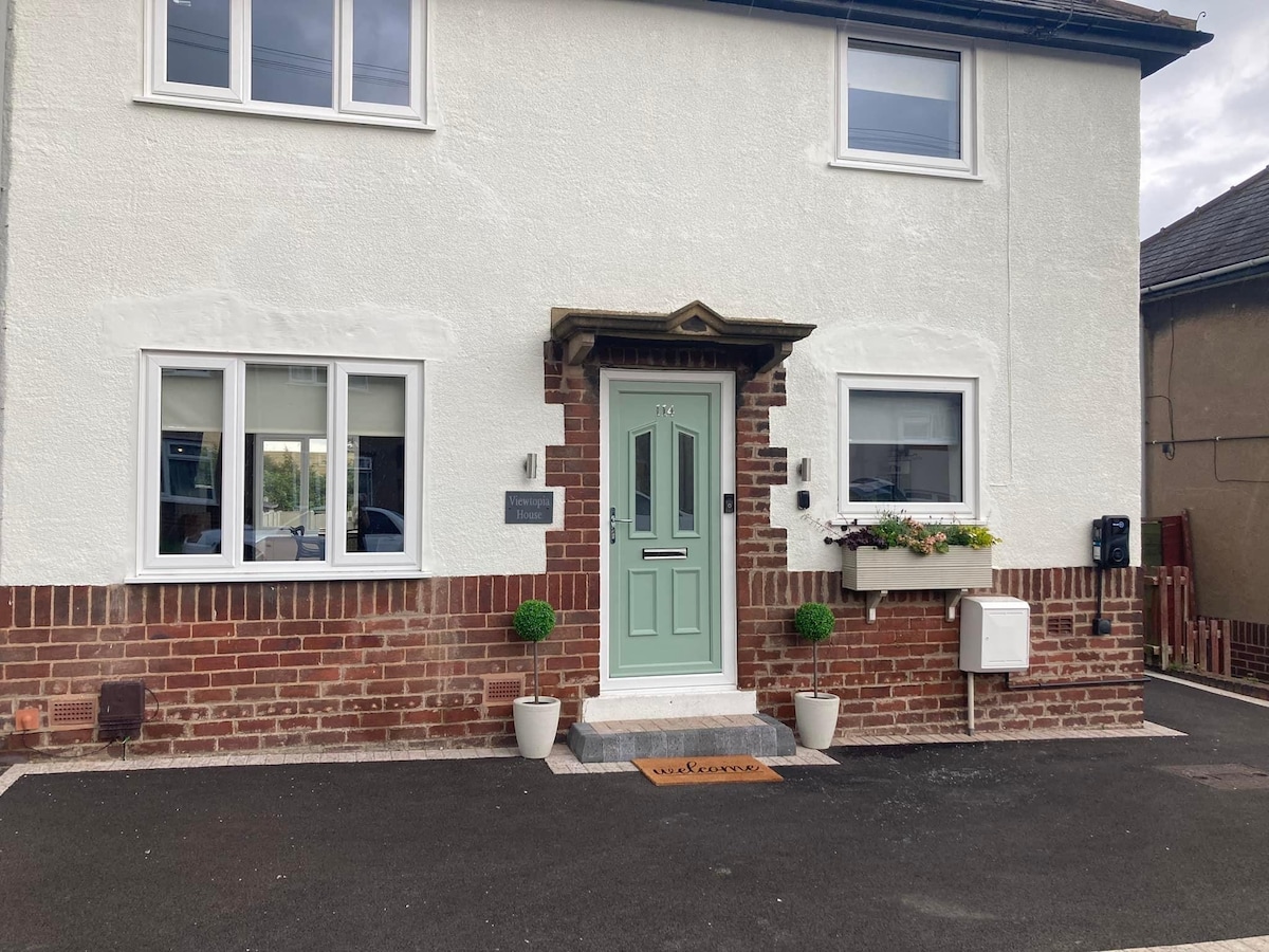 Viewtopia, New, 3 bed House, near Chesterfield