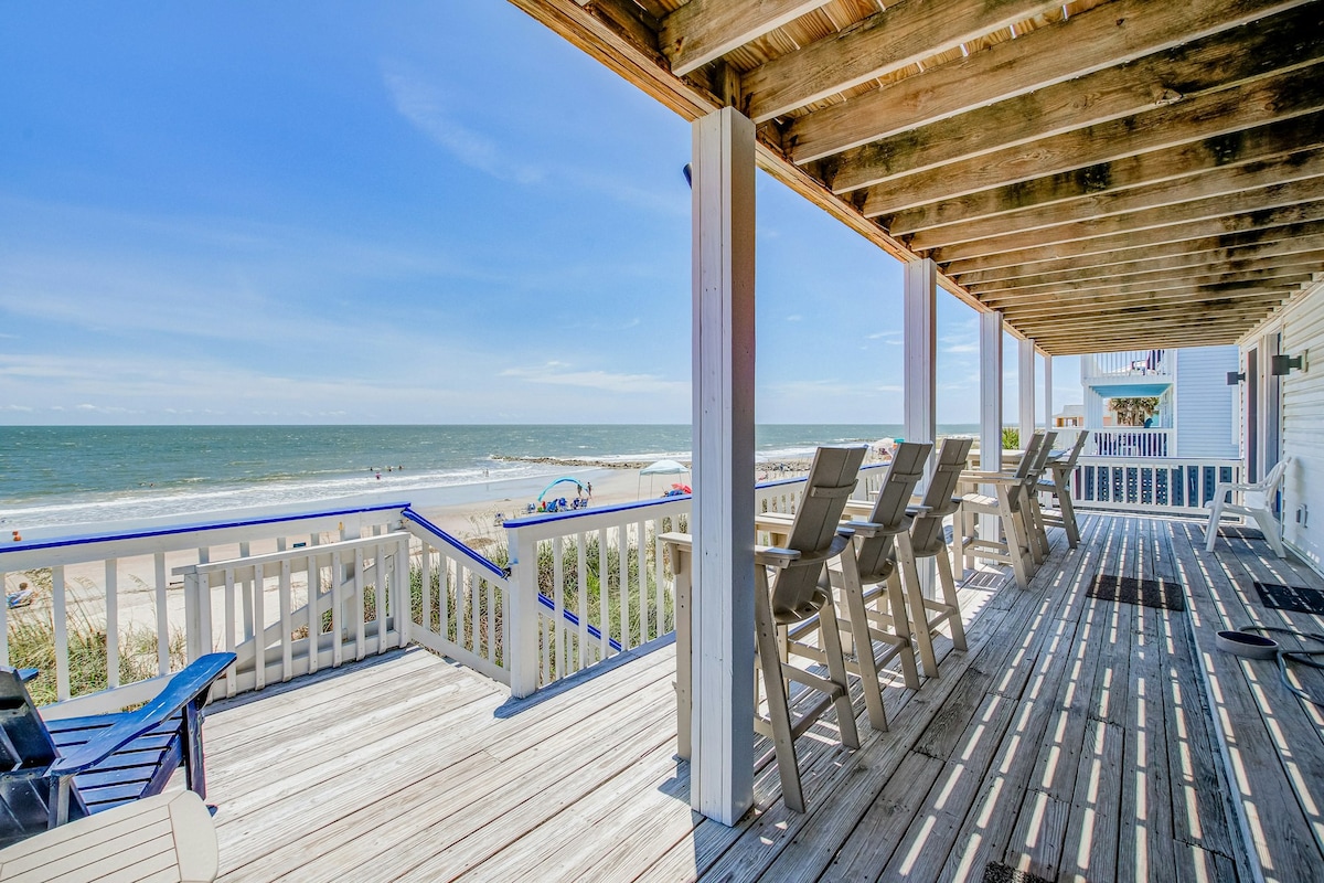 5BR beachfront home with balconies - dog-friendly