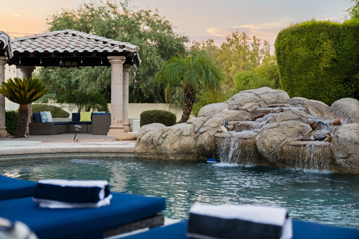 Sweetwater Luxury: Pool, Spa, Volleyball & More!
