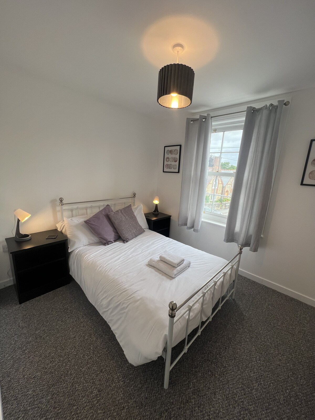 Comfortable, 2-bed, Town centre
