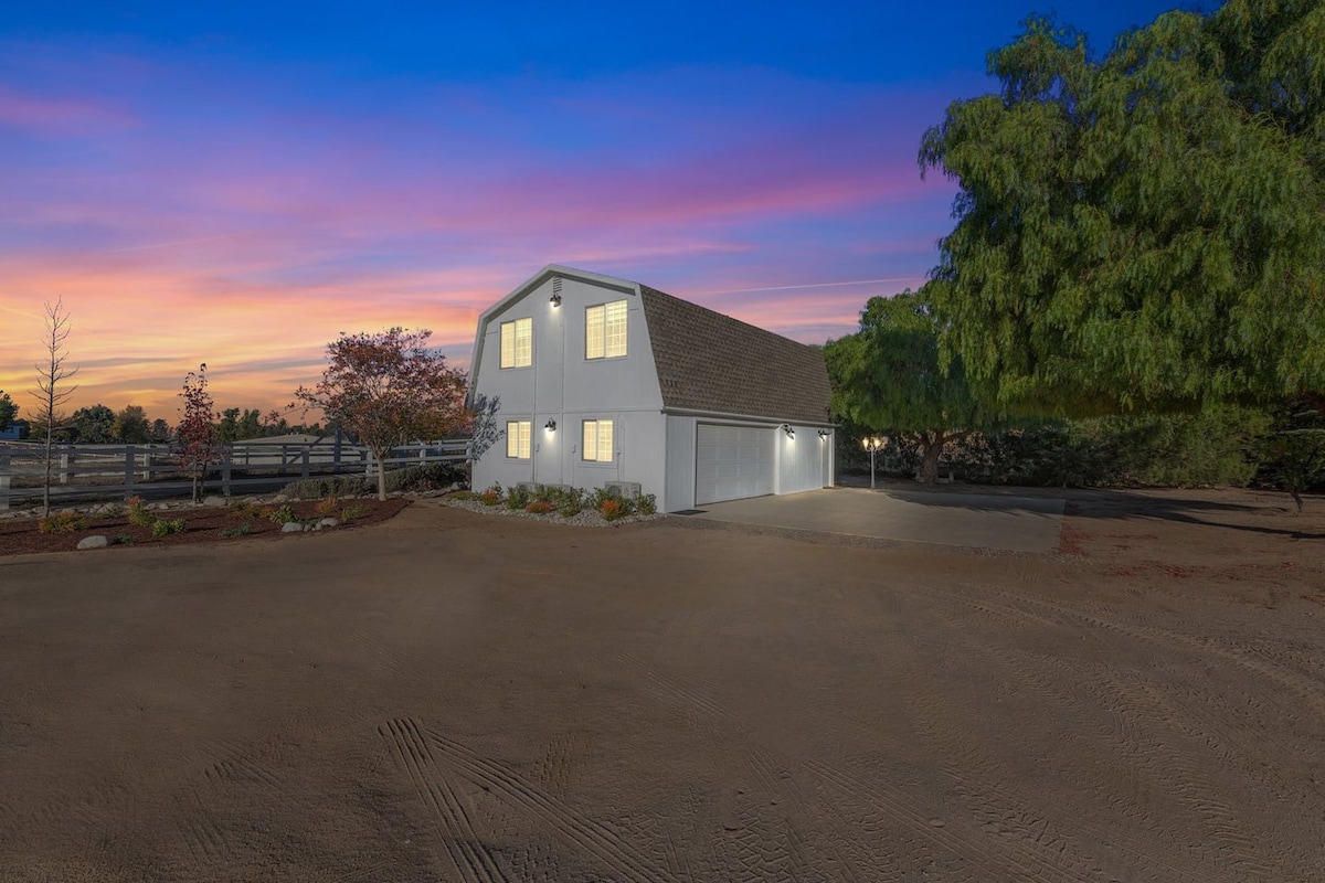 Gorgeous Barn Home W/Pano-Valley Views