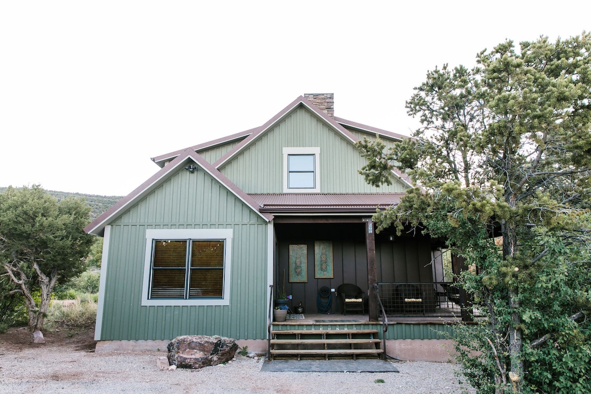 Luxury Mountain Cabin, near Moab! JR