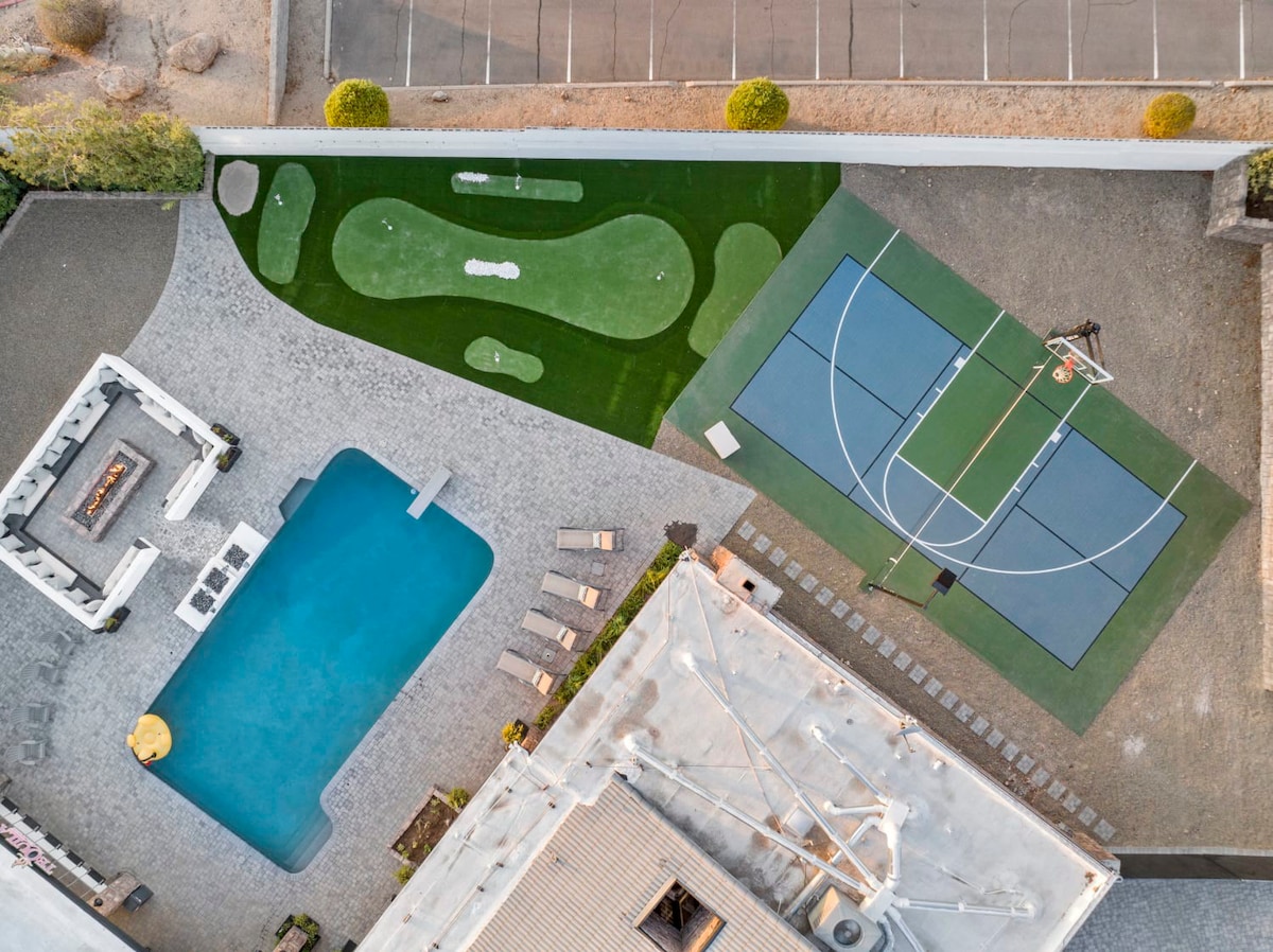Luxury! Pickleball - Concierge Service with Pool
