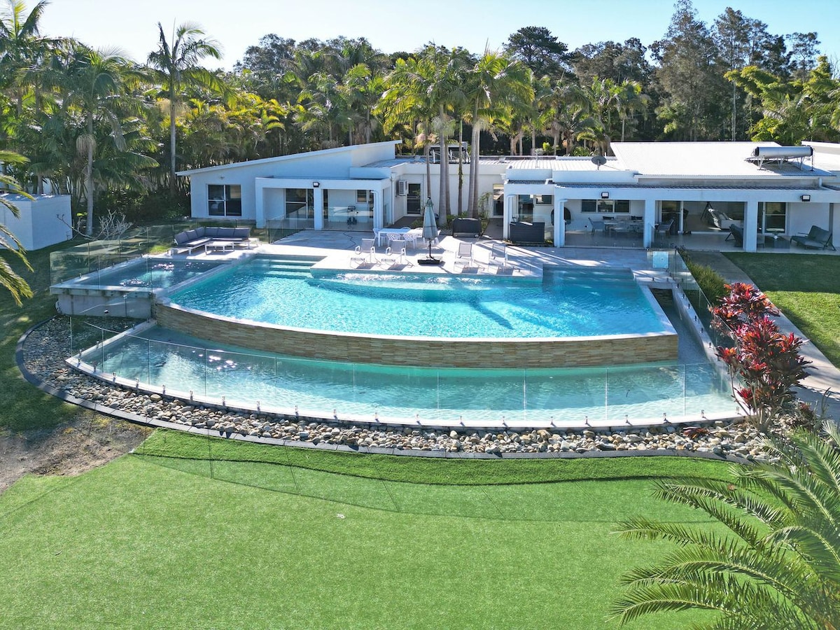 Lake Palm Resort Luxury Retreat