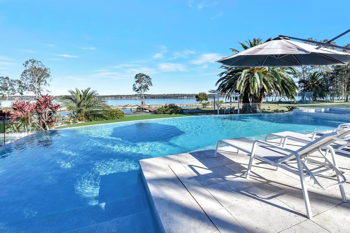 Lake Palm Resort Luxury Retreat