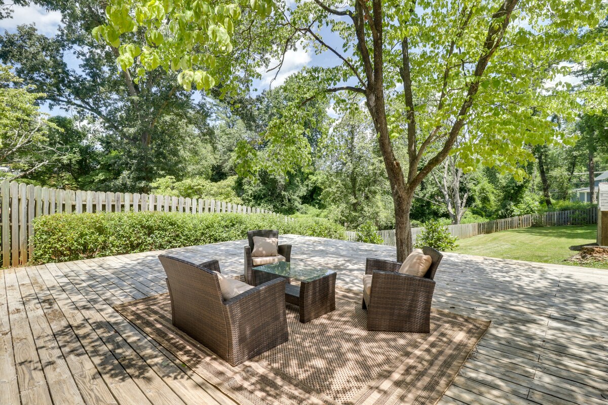 Charming Retreat in Charlottesville w/ Deck!