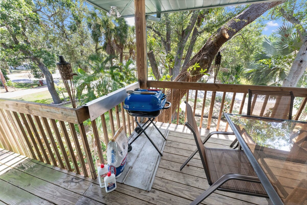 Treehouse 10 Min from Siesta Key Beach & Downtown