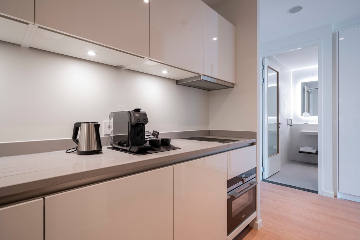 Close to Rijksmuseum! Two Units with Full Kitchens