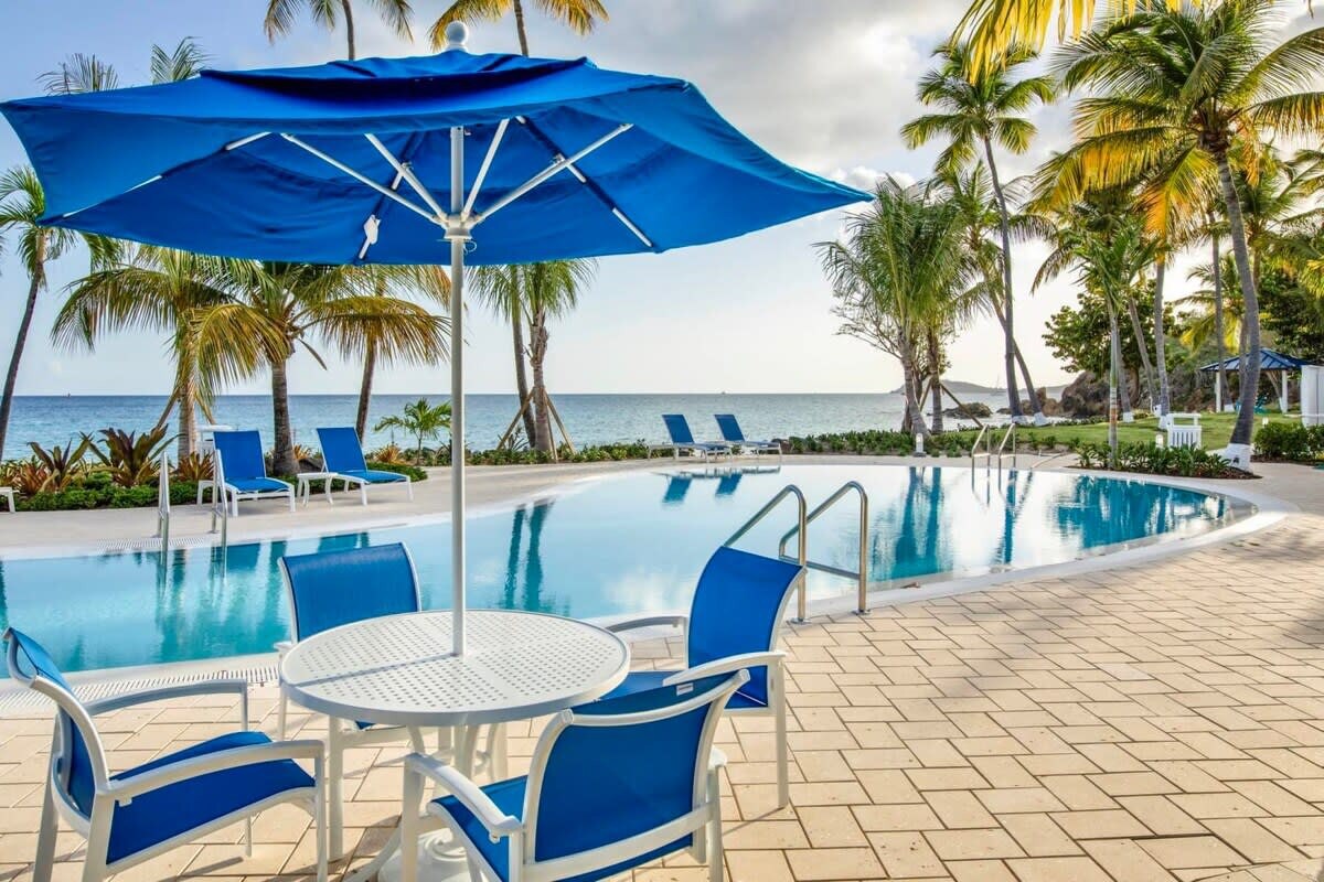 Tropical Paradise: 1BR Suite @ Limetree Resort