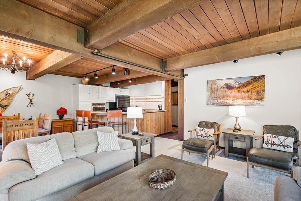 Enclave 208 | Snowmass Ski-In/Ski-Out Condo