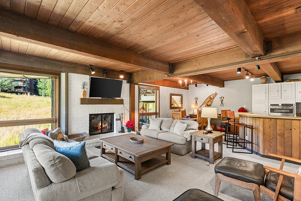 Enclave 208 | Snowmass Ski-In/Ski-Out Condo