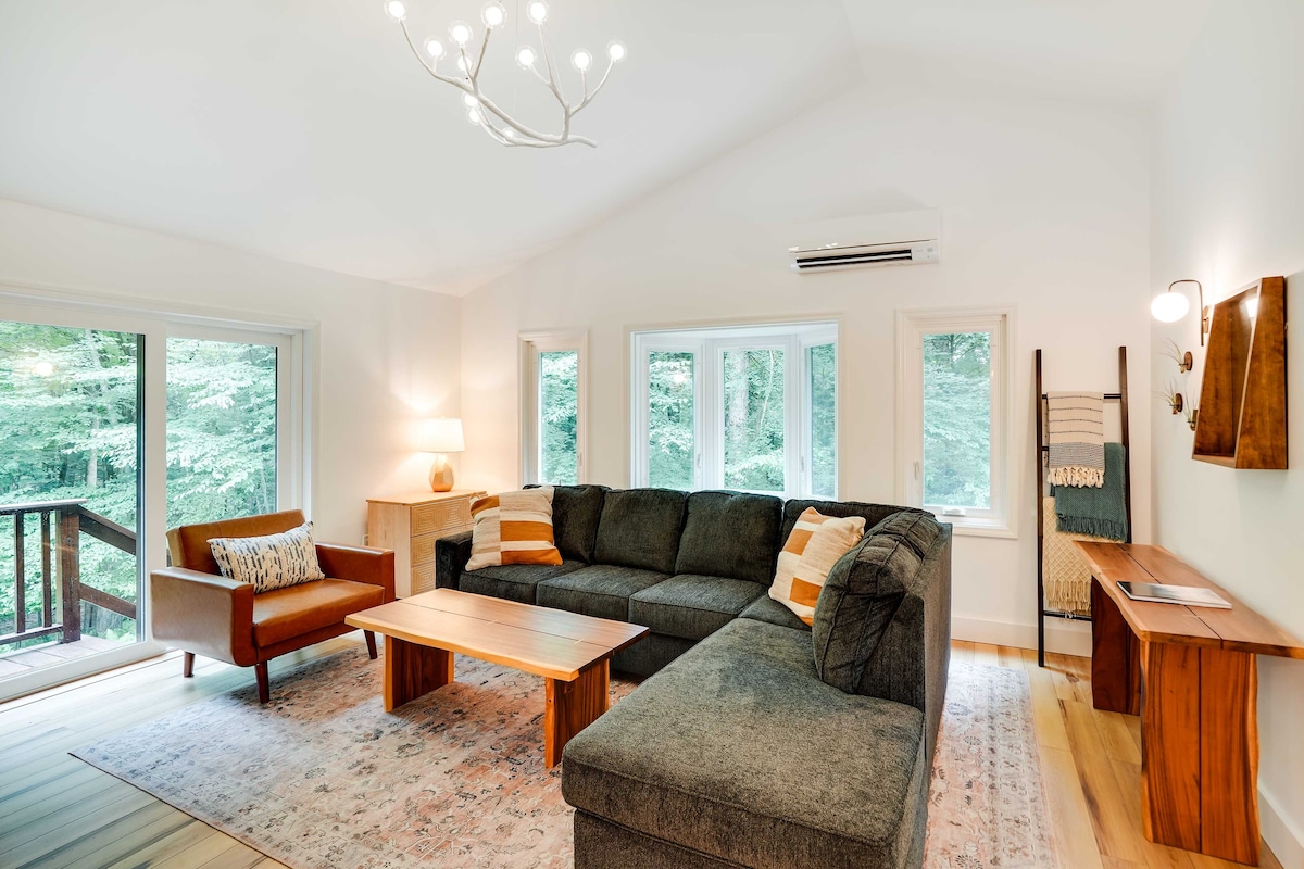 Fully Remodeled Saugerties Retreat on 7 Acres!