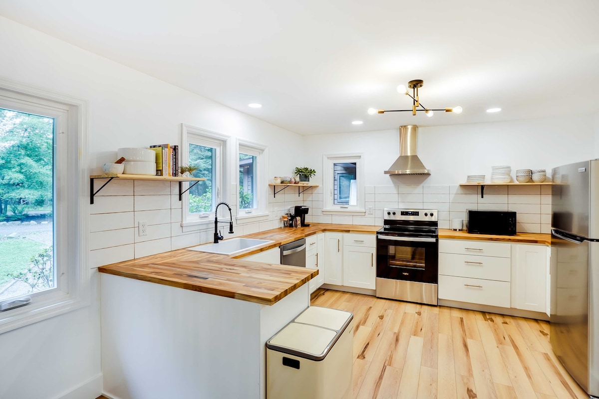 Fully Remodeled Saugerties Retreat on 7 Acres!