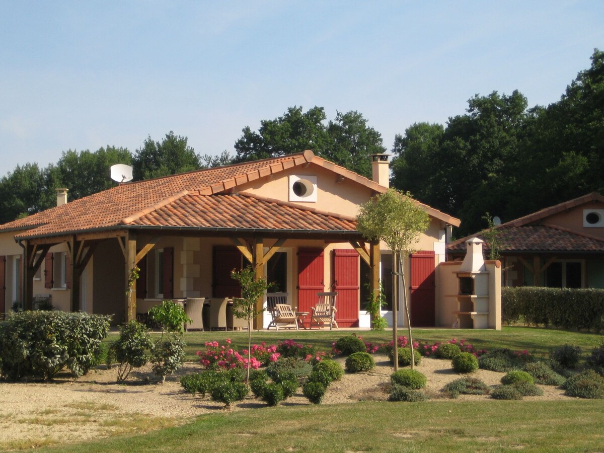 Villa with fire place, in Loire region
