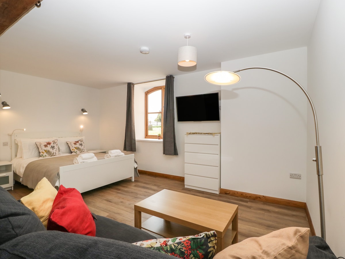 Lower Venn Granary Apartment 1