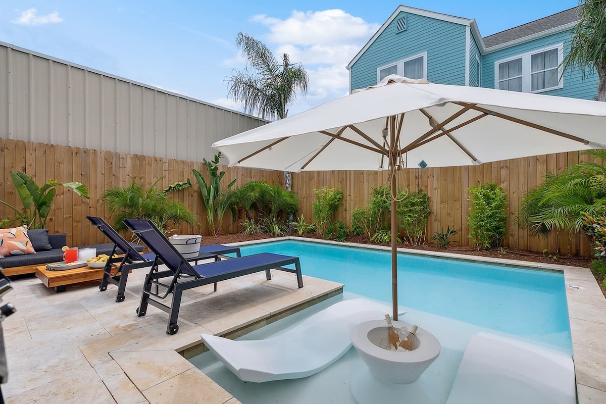 Artsy & Tropical Oasis near FQ ~ Heated Pool ~ Pkg