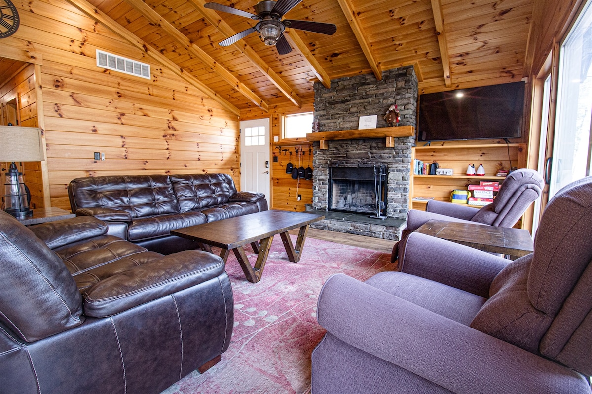 Timber Bend Retreat | Fire, Kayaks, Tubes & Canoe