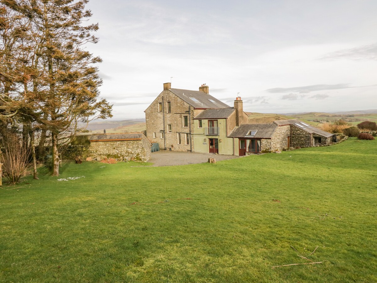 Groffa Crag Farmhouse