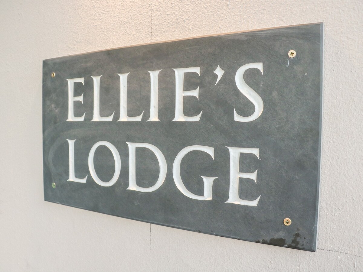Ellie's Lodge