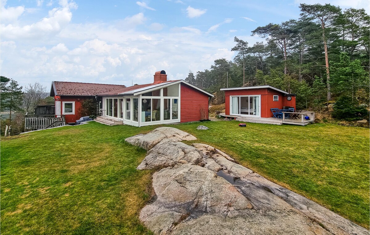 Nice home in Strömstad with WiFi and 3 Bedrooms