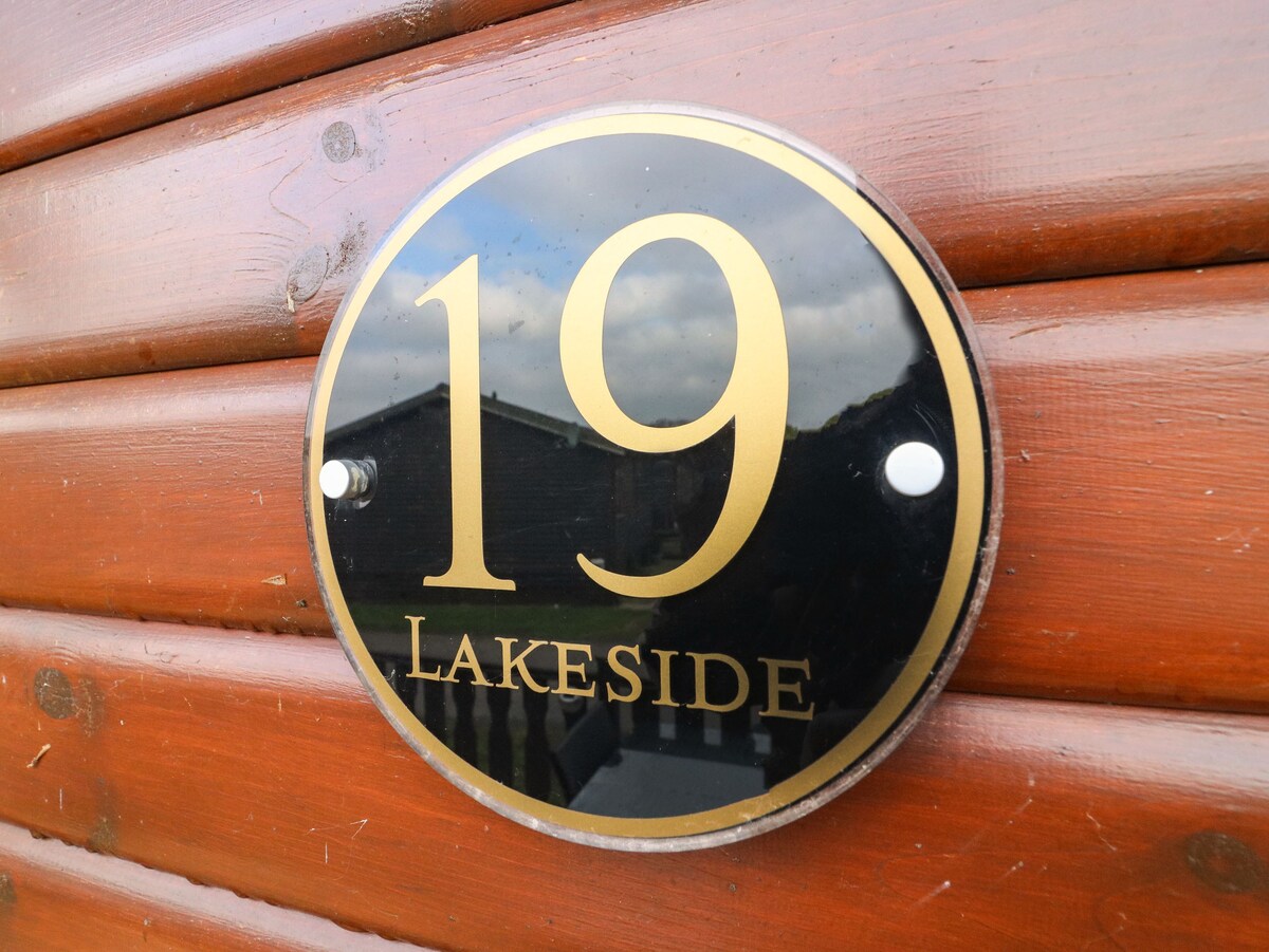 Lakeside 19