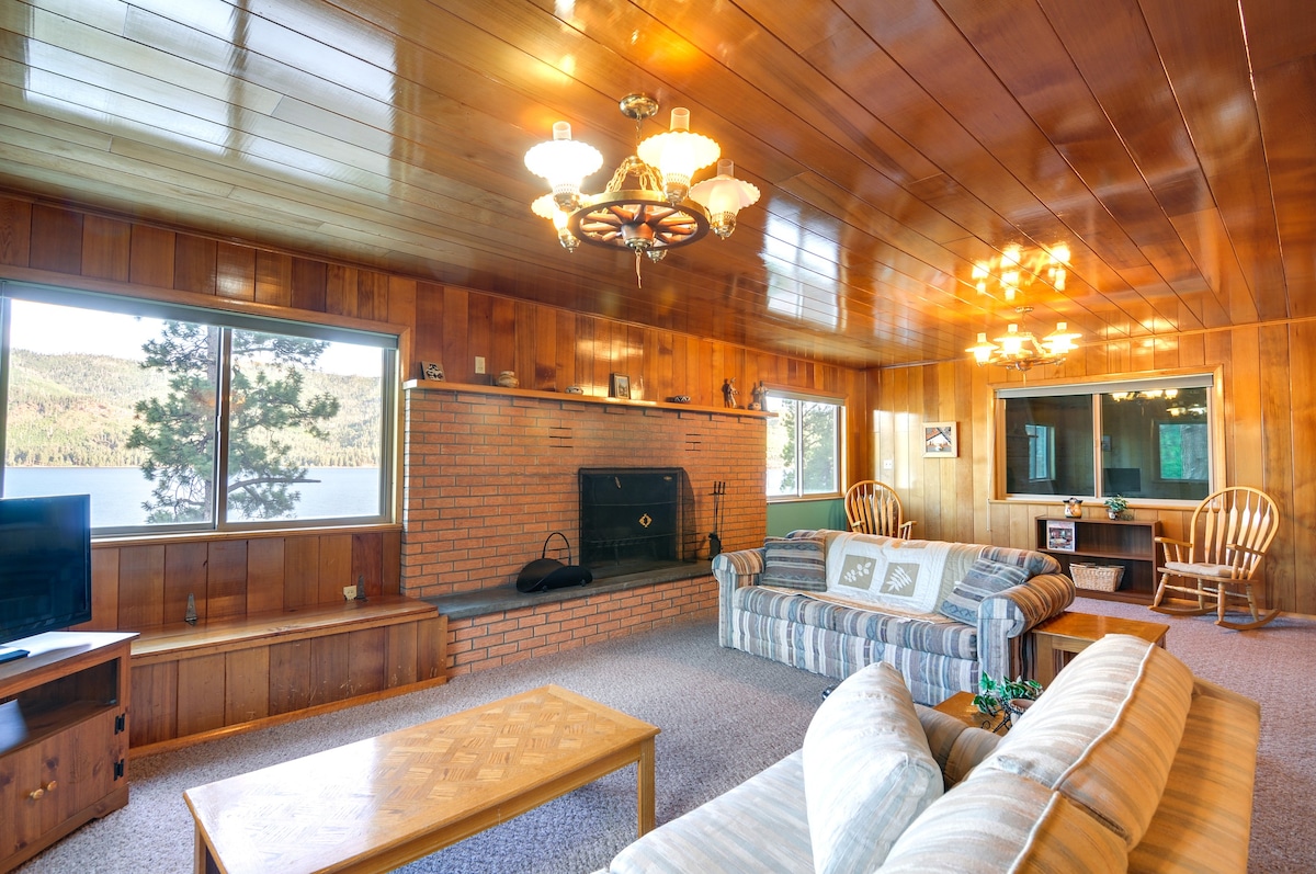 Waterfront Bayfield Apartment w/ Kayaks & Fire Pit