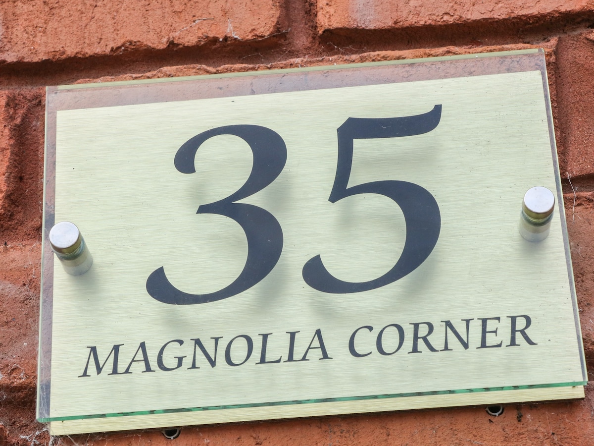 Magnolia Corner