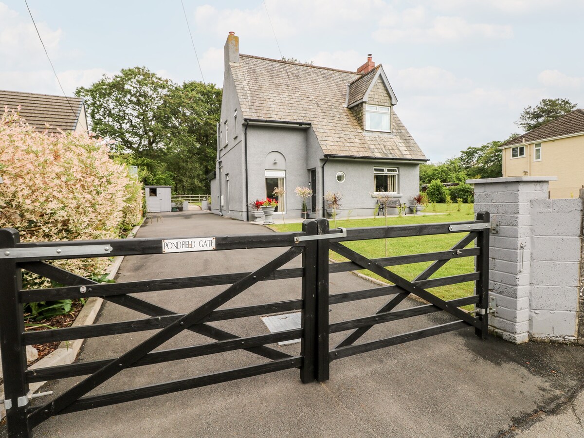 Pondfield Gate