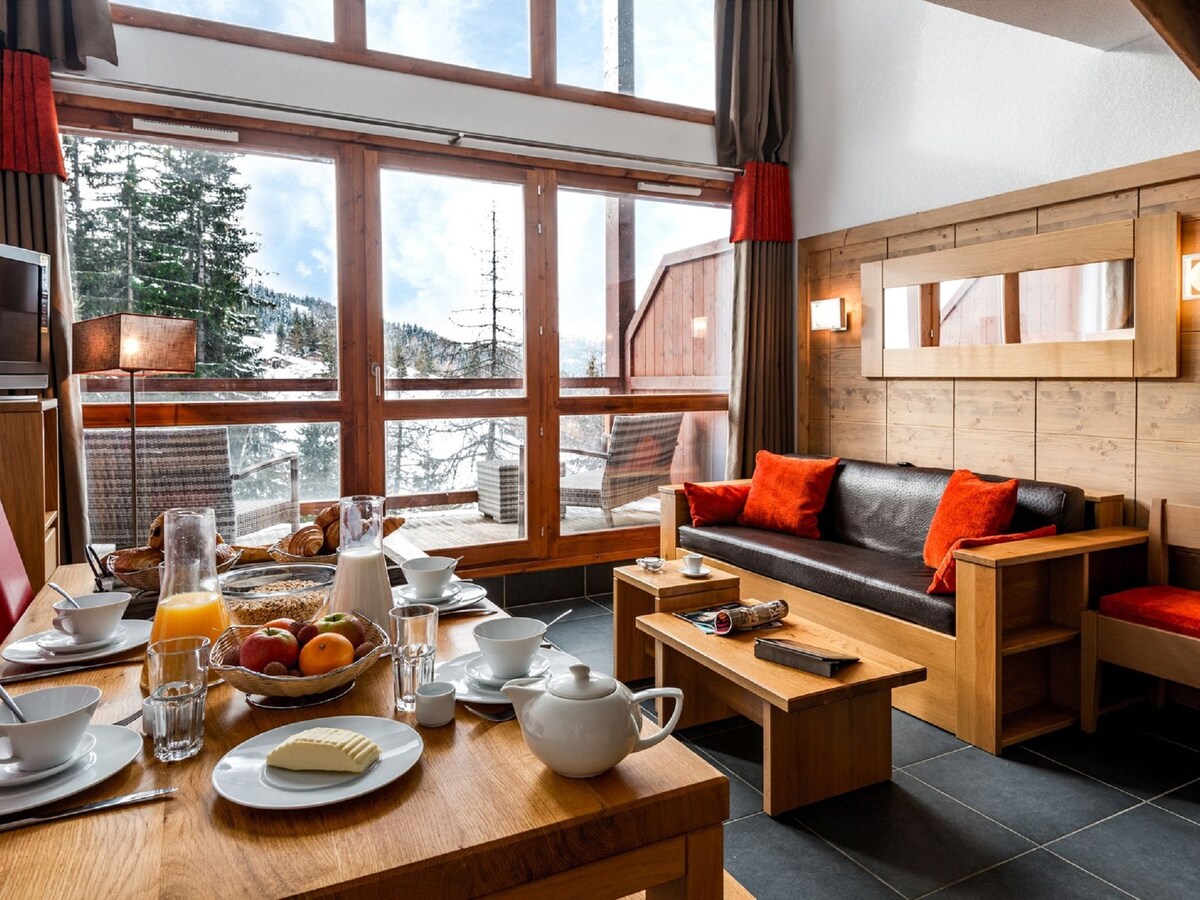 Modern apartment in the ski village Arc 1600