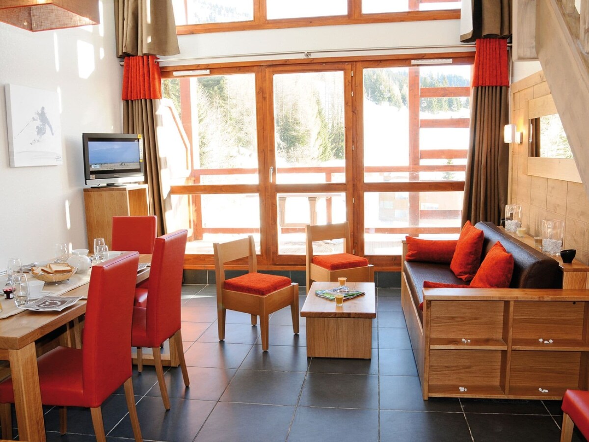 Modern apartment in the ski village Arc 1600