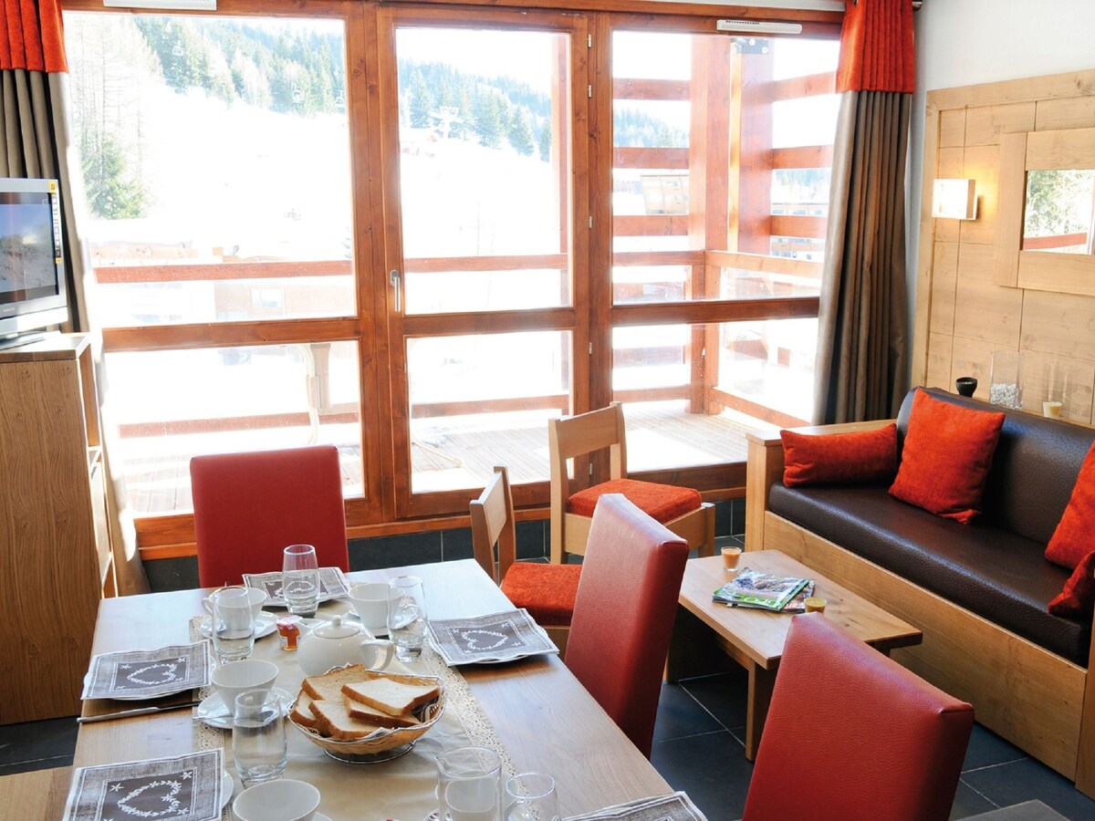 Modern apartment in the ski village Arc 1600