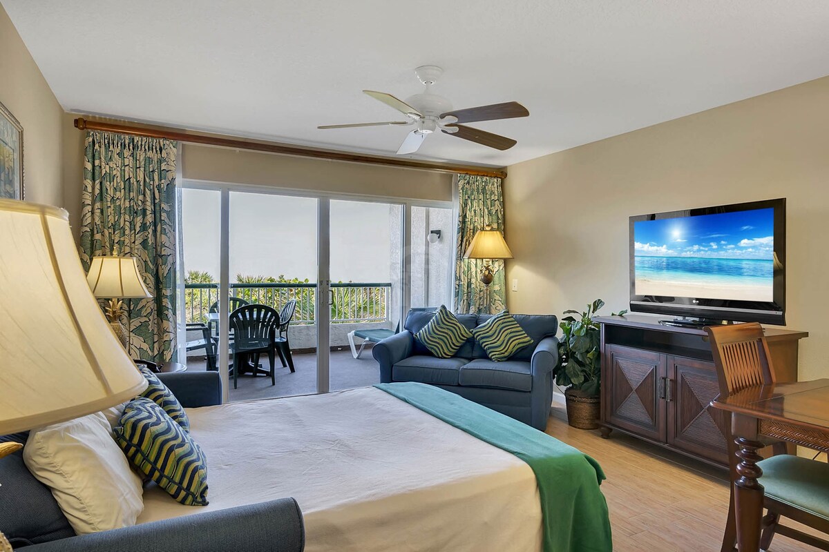 Resort on Cocoa Beach-Oceanfront Condo!