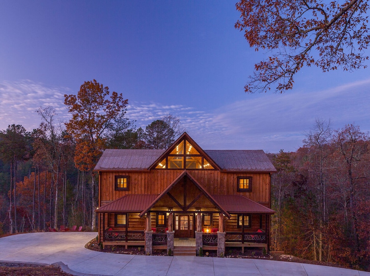 Luxury Resort-Style Lodge ~ near Toccoa River