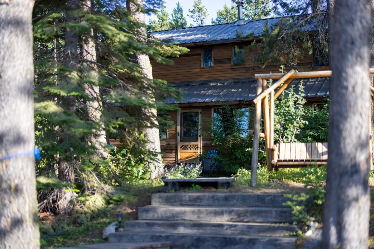 Lakeside Cabin With Dock